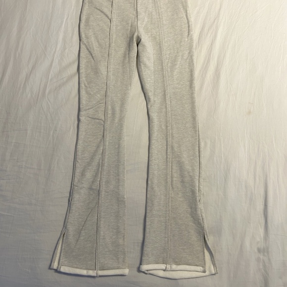 Good American Split Flare Fleece Sweatpants *NWT* - Picture 9 of 9